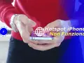 Mani che tengono un iPhone con testo sovrapposto: "Hotspot iPhone Non Funziona".