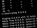 Schermata di un ping test su 8.8.8.8, con risposte che indicano la latenza.