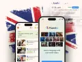 Due smartphone mostrano l'app FluentU per imparare inglese, con video e lezioni. La bandiera britannica sullo sfondo simboleggia la lingua.