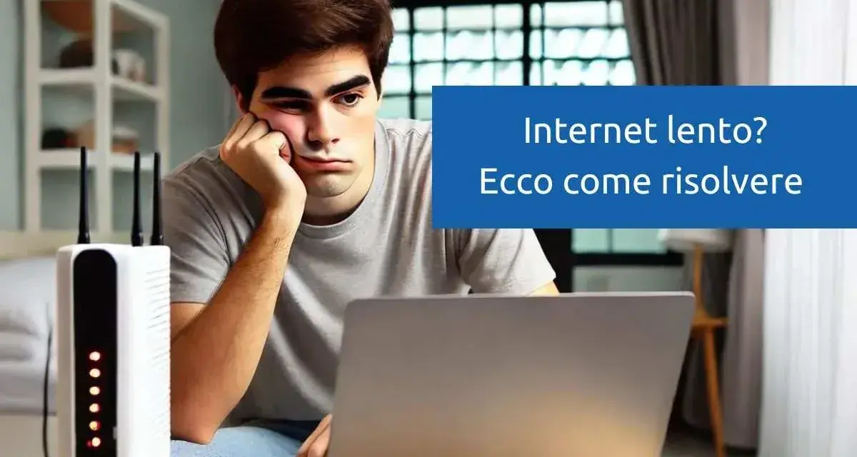 Ragazzo annoiato davanti a un laptop e un router Wi-Fi. La connessione dati è lenta, ma ci sono soluzioni.