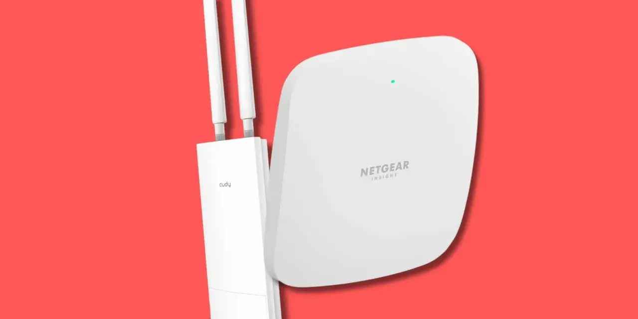 Due dispositivi per un **hot spot wifi** potente: un access point Cudy con antenne e un router Netgear Insight.