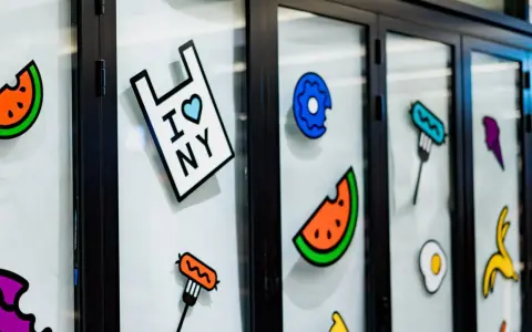 Sticker colorati: anguria, ciambella, hot dog, uovo fritto, banana. Un modo divertente per creare sticker personalizzati!