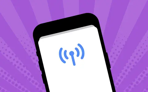 Schermata di un iPhone XR con icona segnale e sfondo viola. La tecnologia eSIM rende tutto più semplice.