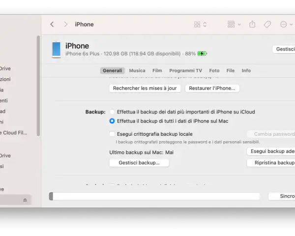 Schermata del Finder Mac che mostra come fare backup iPhone su PC, con opzioni per backup su iCloud o sul Mac.
