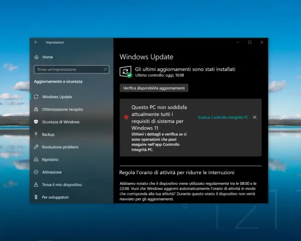 Schermata di Windows Update che mostra "Questo PC non soddisfa attualmente tutti i requisiti di sistema per Windows 11", impedendo di installare Windows 11 senza requisiti.