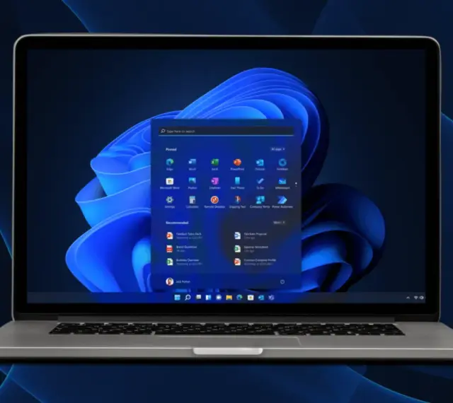 Screenshot di Windows 11 con menu Start aperto, mostra app pinnate e consigliate.