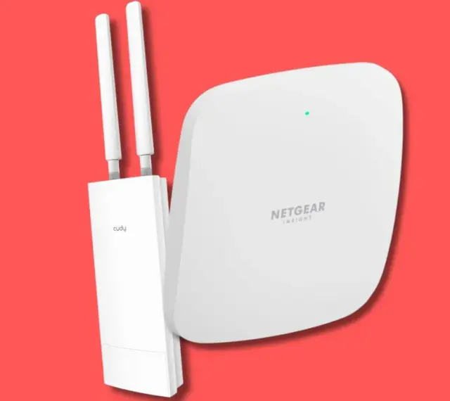 Due dispositivi per un **hot spot wifi** potente: un access point Cudy con antenne e un router Netgear Insight.