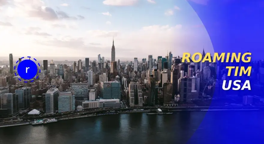 Skyline di New York con testo "ROAMING TIM USA". Un'avventura di roaming negli Stati Uniti.