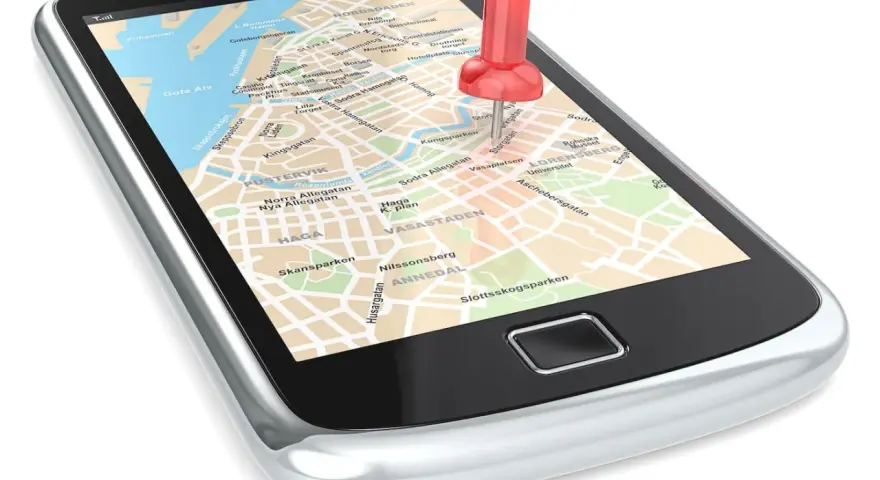 Smartphone con mappa e puntina rossa. Navigazione facile con questa app.