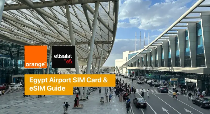 Ingresso aeroporto Egitto con loghi Orange ed Etisalat. Guida SIM/eSIM per chi viaggia in Egitto.