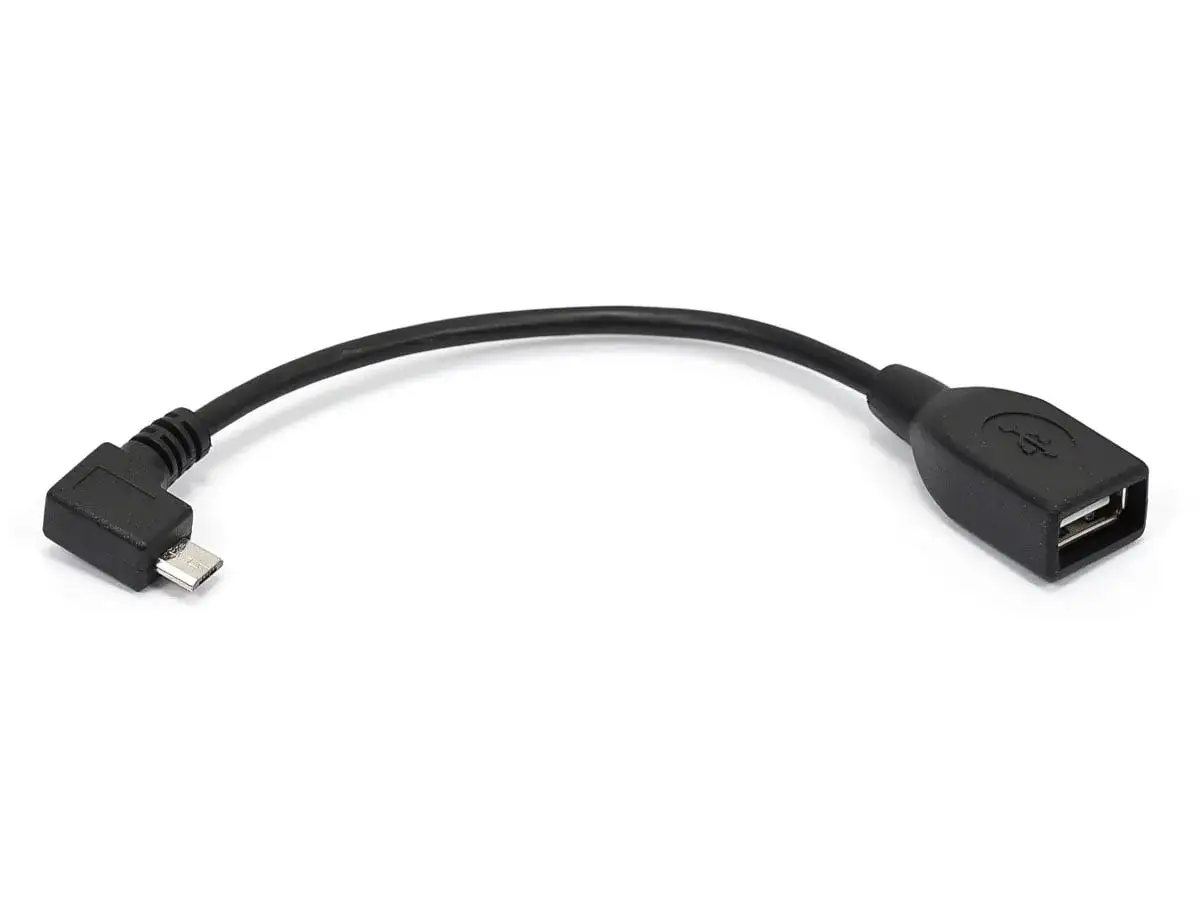 Cavo OTG Android con connettore Micro USB angolato a 90 gradi e porta USB femmina.
