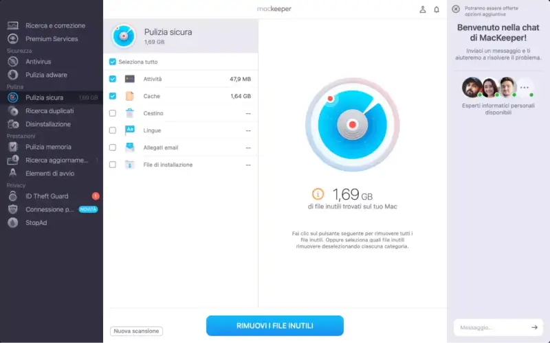 Interfaccia MacKeeper per svuotare cache Mac. Mostra 1,69 GB di file inutili trovati, con opzioni per rimuoverli.